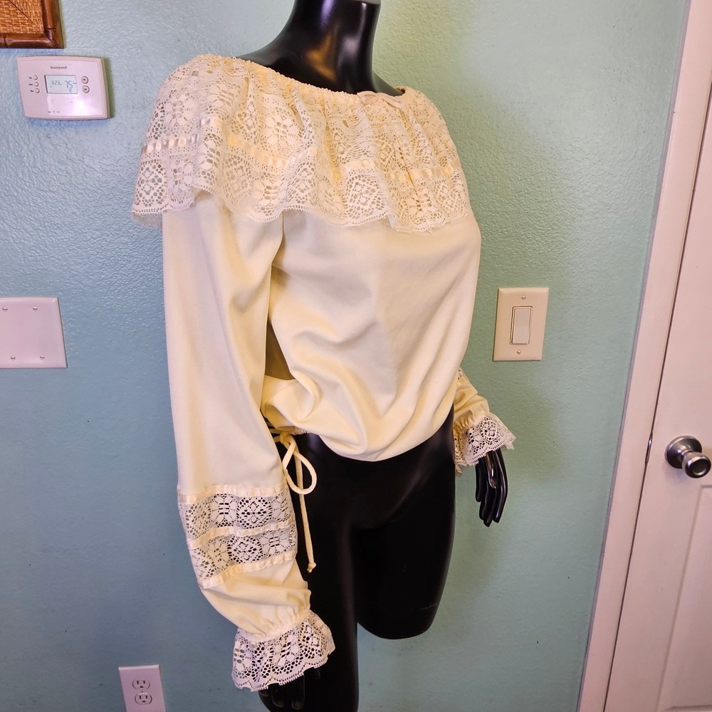 Vintage 70s Ivory Lace Peasant Blouse Off‎ Shoulder Boho Prairie Victorian Top S - Picture 7 of 8